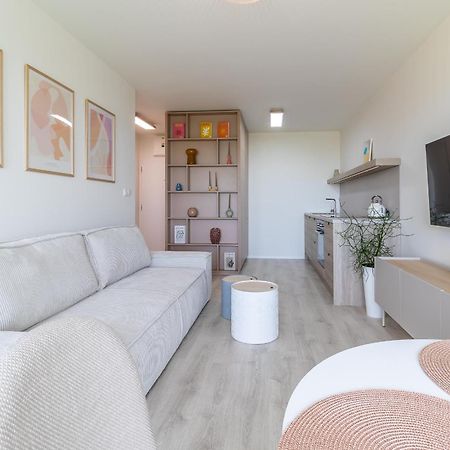 Cozy Apartment Near City Centrum And Bratislava Airport Eksteriør bilde
