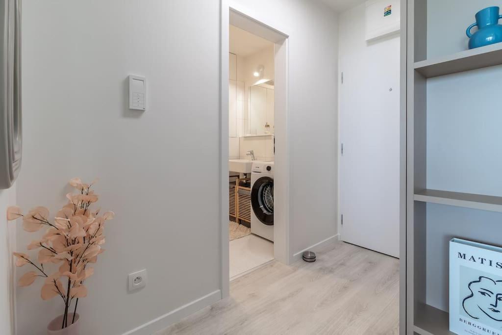 Cozy Apartment Near City Centrum And Bratislava Airport Eksteriør bilde
