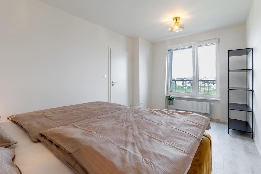 Cozy Apartment Near City Centrum And Bratislava Airport Eksteriør bilde