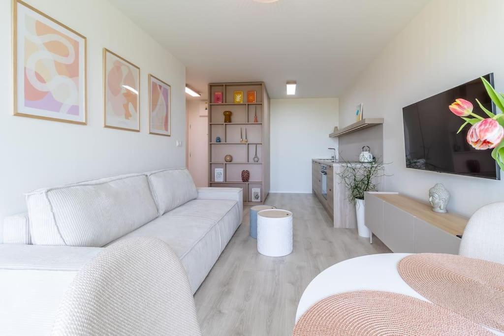 Cozy Apartment Near City Centrum And Bratislava Airport Eksteriør bilde