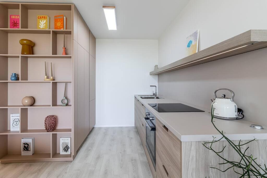 Cozy Apartment Near City Centrum And Bratislava Airport Eksteriør bilde