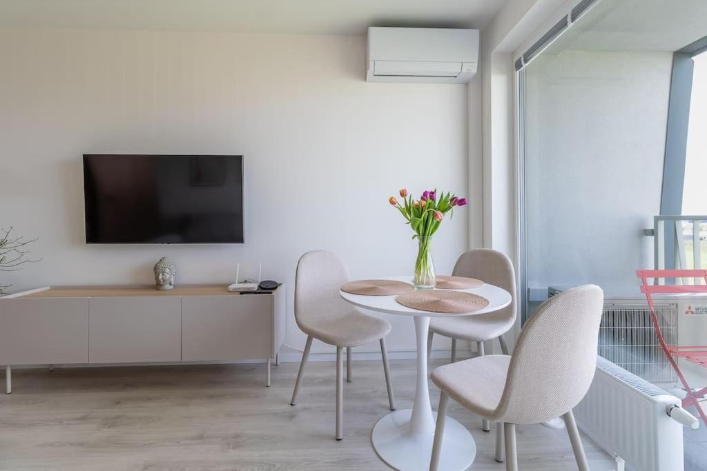 Cozy Apartment Near City Centrum And Bratislava Airport Eksteriør bilde