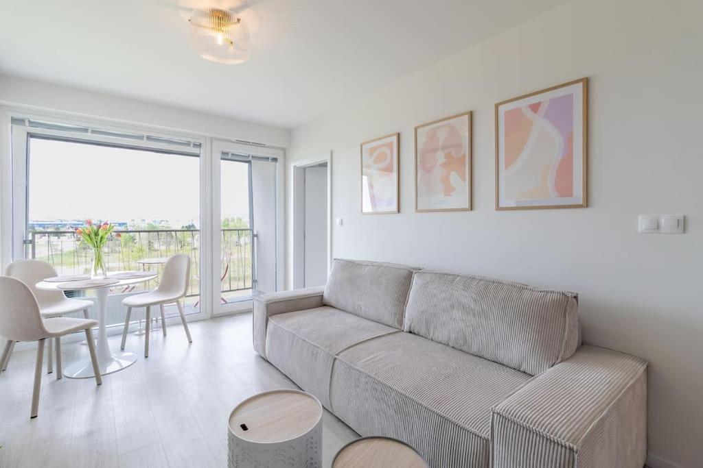 Cozy Apartment Near City Centrum And Bratislava Airport Eksteriør bilde