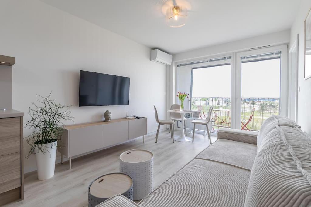 Cozy Apartment Near City Centrum And Bratislava Airport Eksteriør bilde